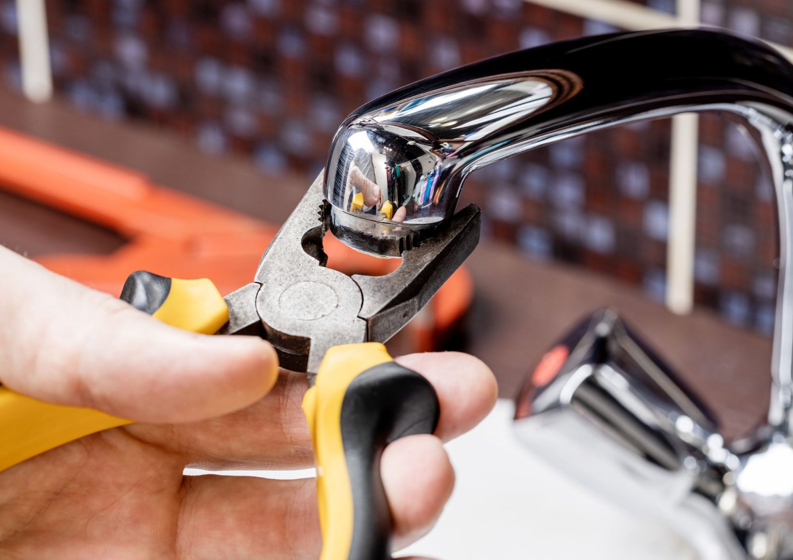 Reparación de un grifo de un hogar de Sabadell